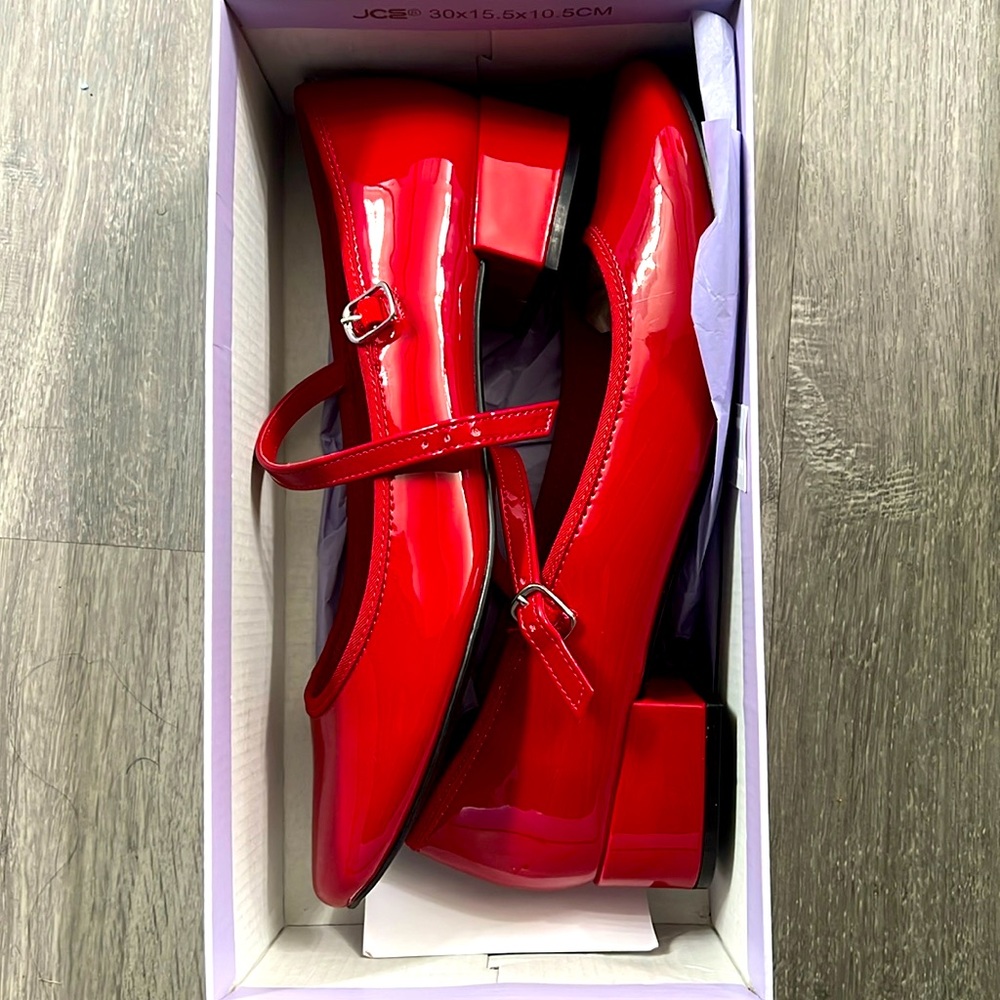 MADDEN GIRL tutuu block heel- Mary Jane flats size 10 New w/Box Shiny Patent Red